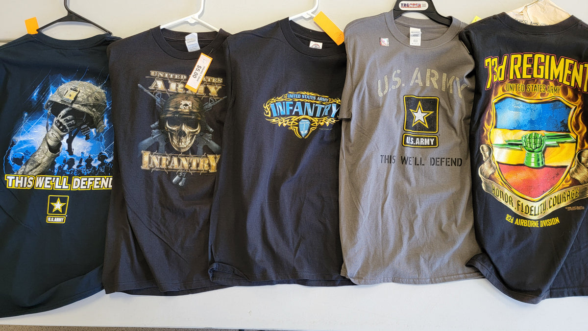 CLEARANCE - Men's MEDIUM - Military T-Shirt Lot #09