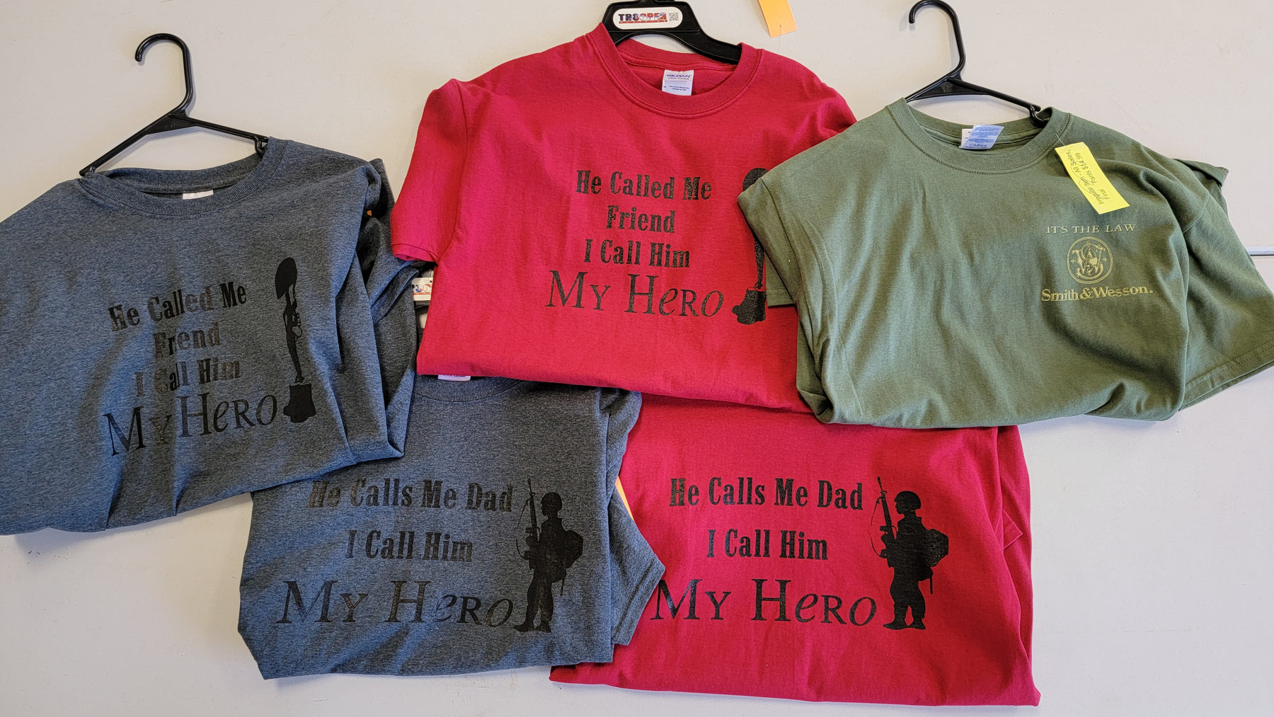 CLEARANCE - Men's MEDIUM - Military T-Shirt Lot #12
