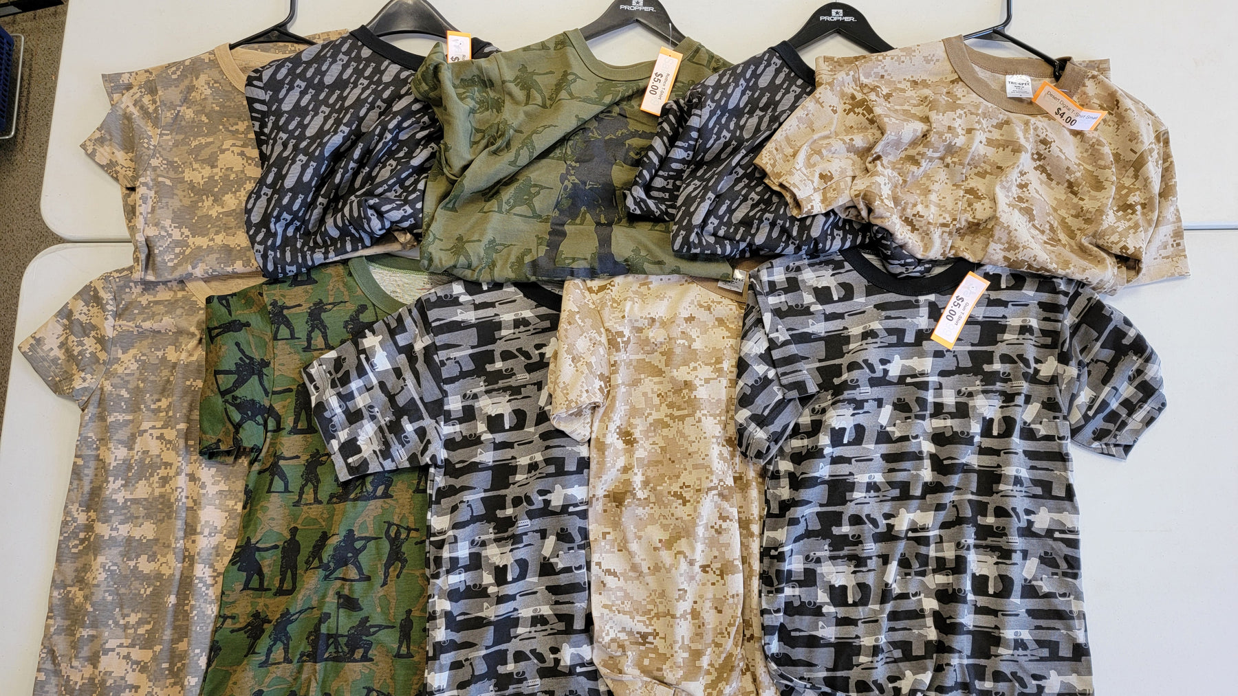 CLEARANCE - MENS Size Small - Military T-Shirt Lot #14