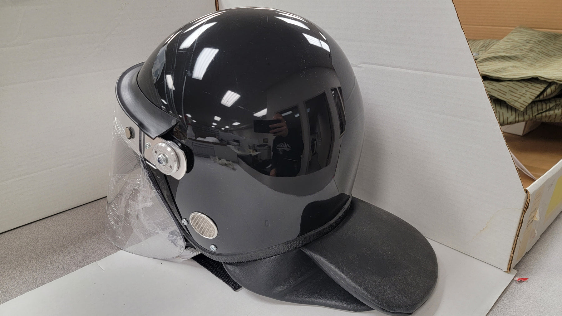 British MLA Defender Riot Control Helmet - Size 0 - NICE!!!