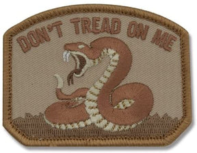 Confezione da 2 adesivi riflettenti a raggi infrarossi Don't Tread On Me Snake Patch – Milltary Tactical ricamati Morale Badages Appliques – Patch di fissaggio con gancio e anello (multicolore Confezione da 2 adesivi riflettenti a raggi infrarossi Don't Tread On Me Snake Patch – Milltary Tactical ricamati Morale Badages Appliques – Patch di fissaggio con gancio e anello (multicolore