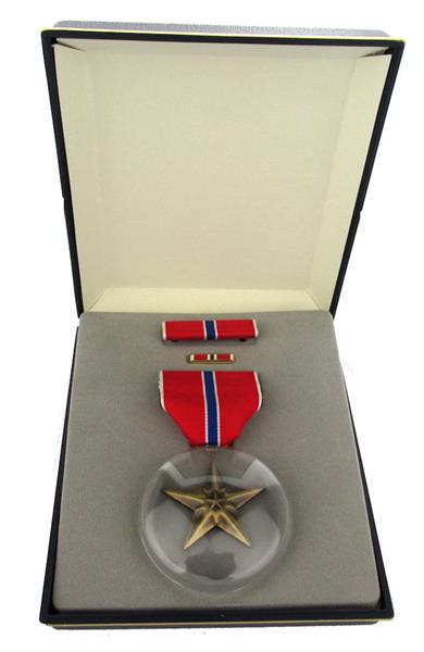 U.S. Army Bronze Star Medal Set with Ribbon